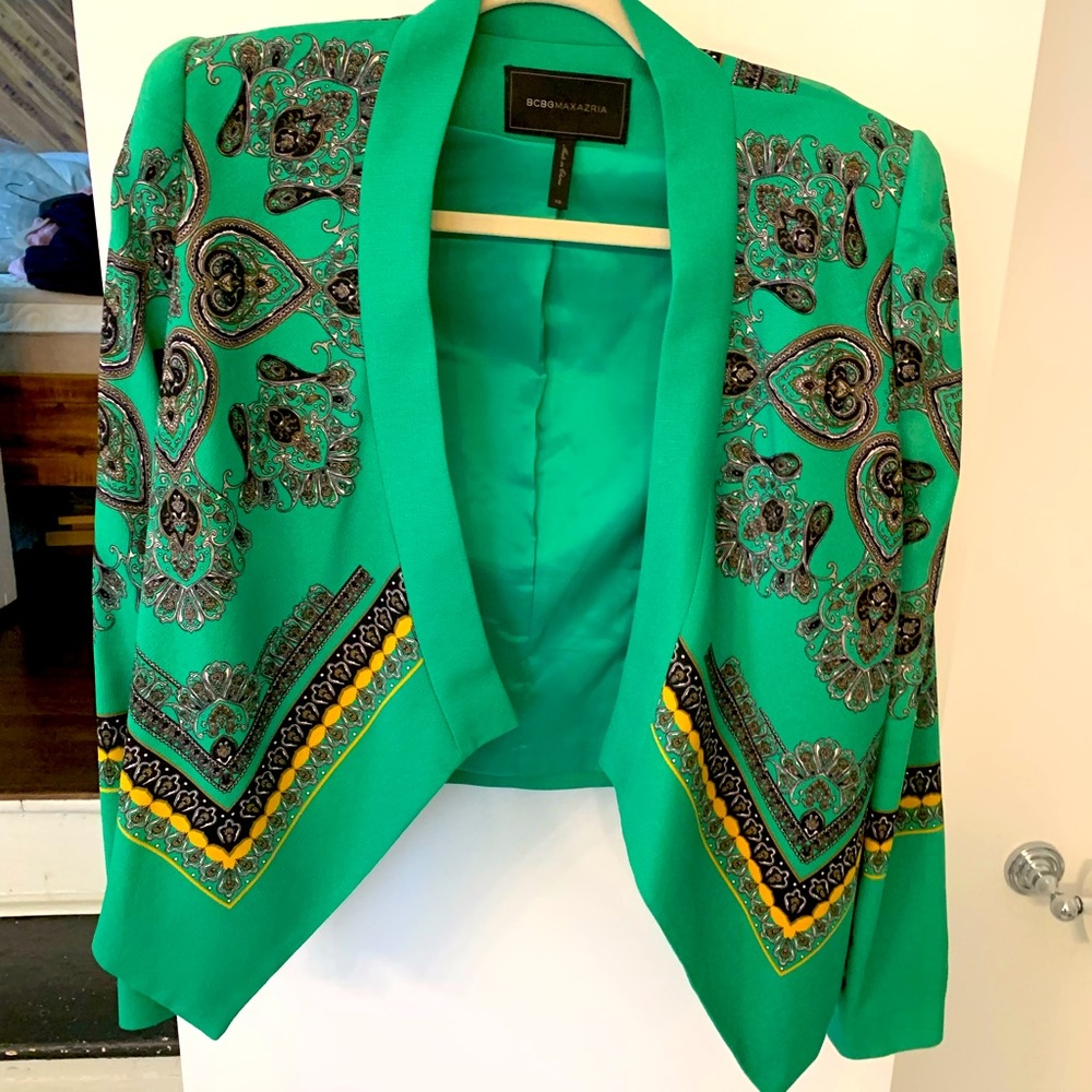 BCBGMAXAZRIA
Kelly Green Abree Relaxed Scarf Print Blazer
Size: xs